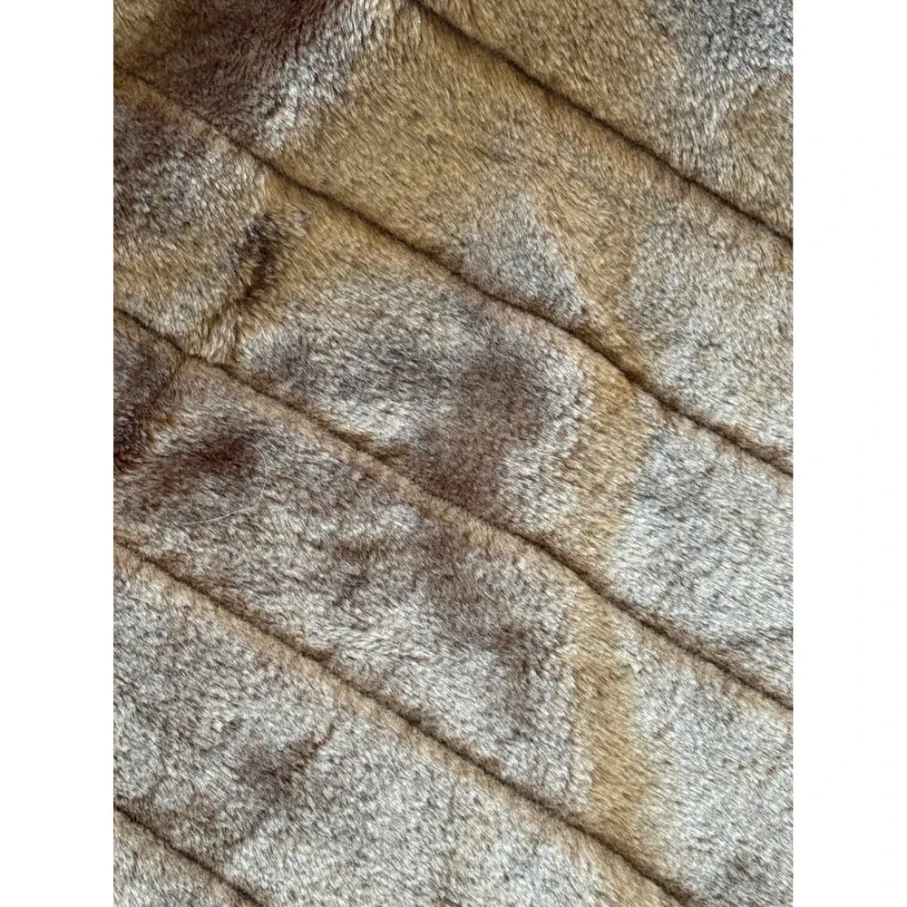 Caramel Brown Ribbed Faux Fur Throw Blanket Plush Channeled Luxury Bedding Decor